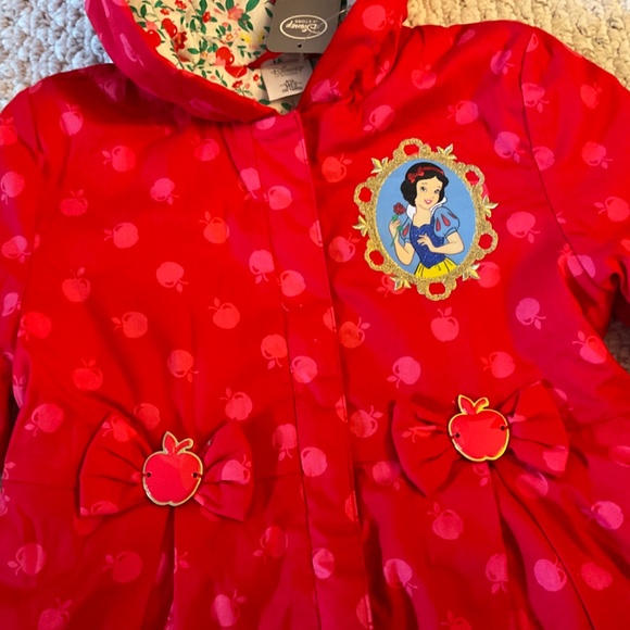 🍎 Snow White 🍎 Gorgeous Girls Peacoat BNWT Disney Store - Picture 2 of 5